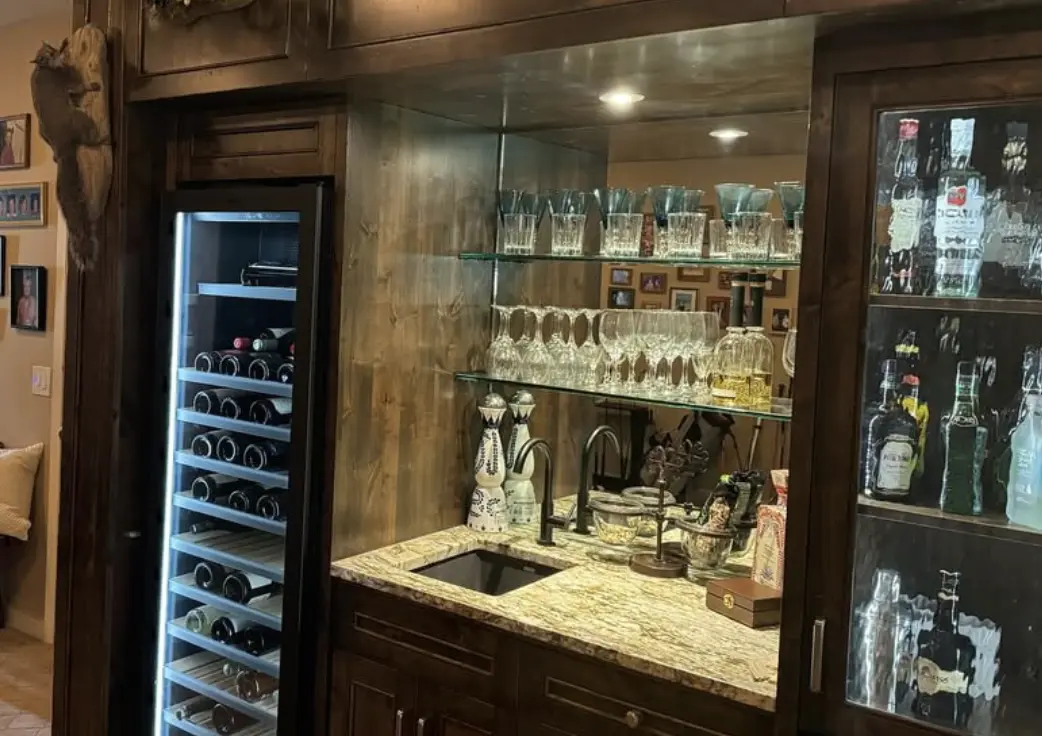 Game Room & Entertainment